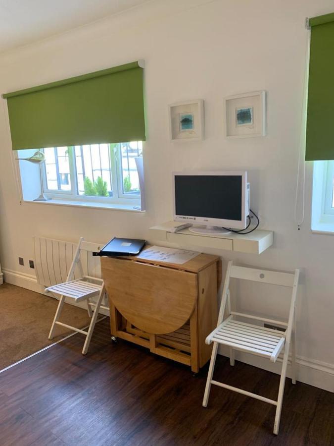 Between Piers, The Stylish Studio Flat In Cannon Place Brighton Екстериор снимка