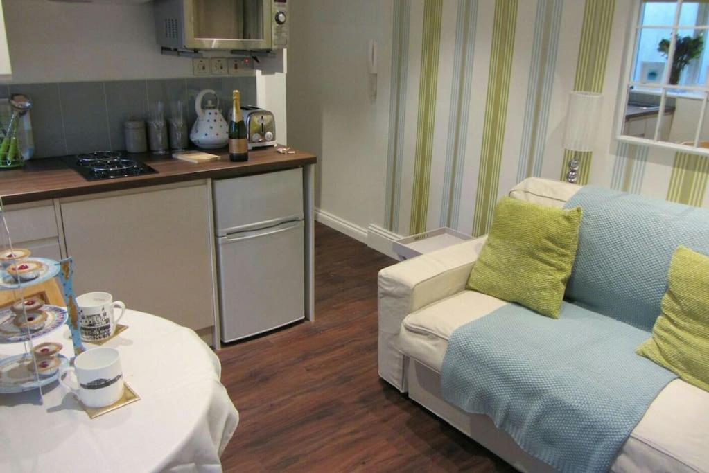 Between Piers, The Stylish Studio Flat In Cannon Place Brighton Екстериор снимка